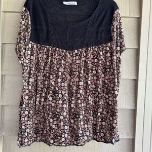 Maurice’s top, sheer Lacey neck  brown floral base. Plus size 2
